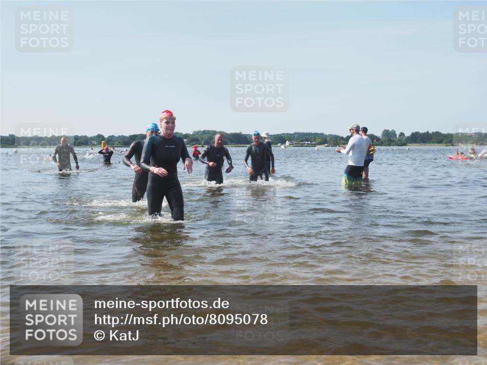 22.06.2025 - Viking Triathlon KatJ http://msf.ph/oto/8095078 22.06.2025 10:30:20 Schwimmen 132, 381, 393, 491, 626, 643 meine-sportfotos.de