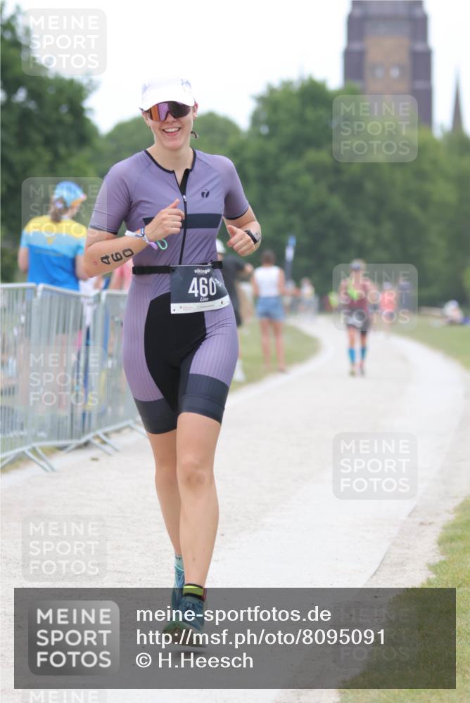 22.06.2025 - Viking Triathlon H.Heesch http://msf.ph/oto/8095091 22.06.2025 15:25:46 Laufen 44, 460 meine-sportfotos.de
