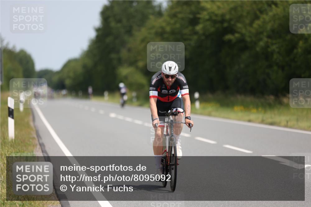 22.06.2025 - Viking Triathlon Yannick Fuchs http://msf.ph/oto/8095092 22.06.2025 11:57:25 Radfahren 1, 71, 330, 455 meine-sportfotos.de
