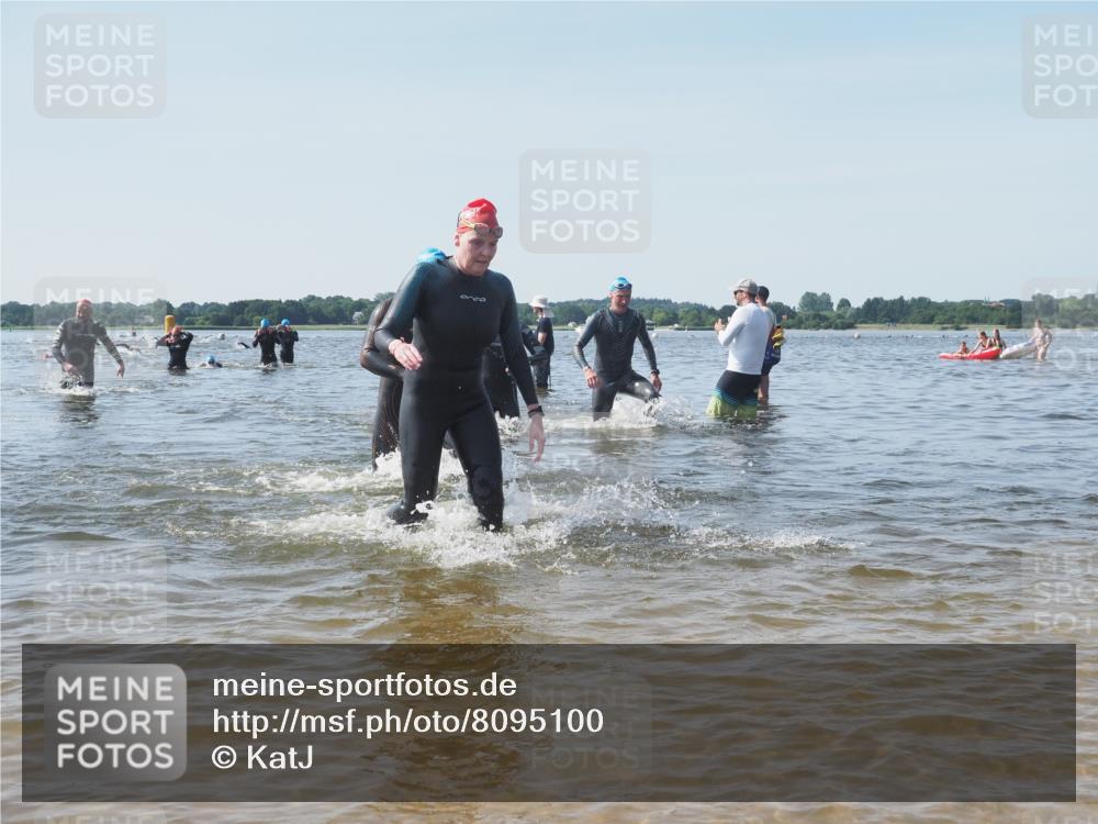 22.06.2025 - Viking Triathlon KatJ http://msf.ph/oto/8095100 22.06.2025 10:30:21 Schwimmen 132, 381, 393, 491, 626, 643 meine-sportfotos.de
