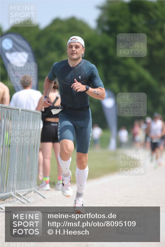 22.06.2025 - Viking Triathlon H.Heesch http://msf.ph/oto/8095109 22.06.2025 13:05:45 Laufen 40, 146 meine-sportfotos.de