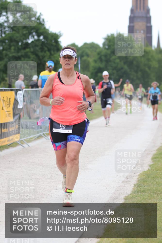 22.06.2025 - Viking Triathlon H.Heesch http://msf.ph/oto/8095128 22.06.2025 15:26:17 Laufen 89, 385 meine-sportfotos.de