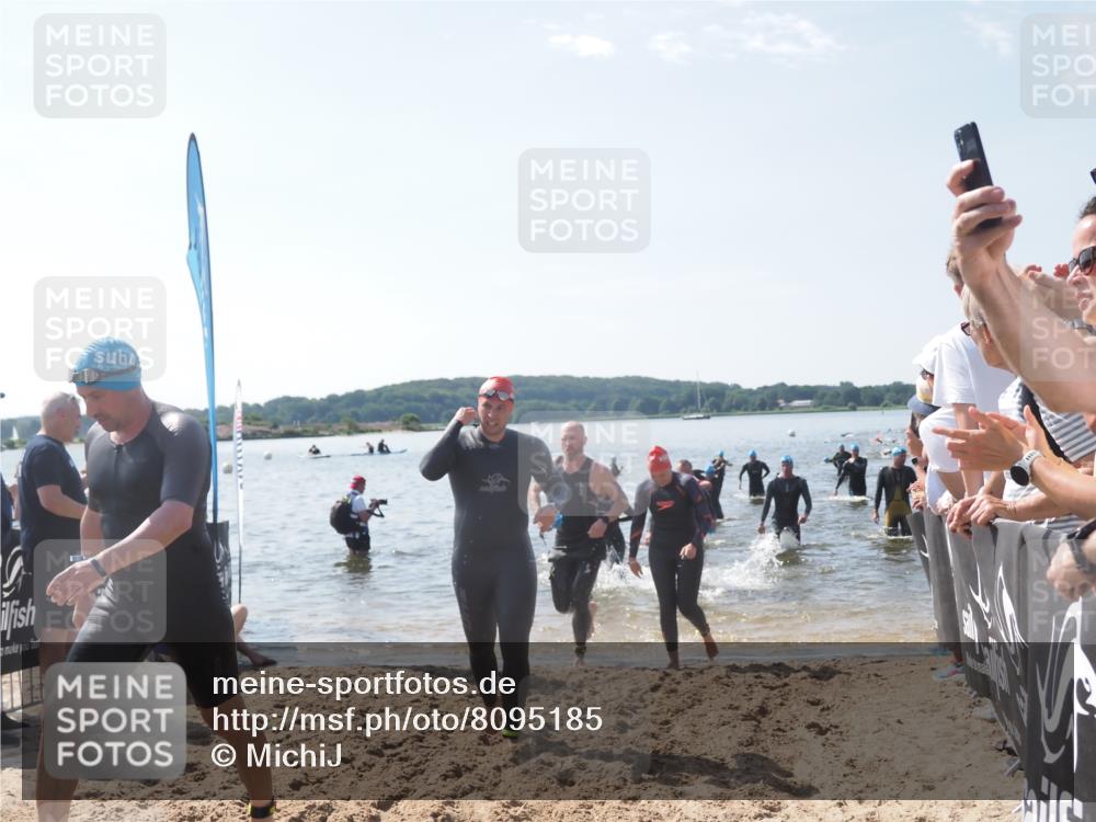 22.06.2025 - Viking Triathlon MichiJ http://msf.ph/oto/8095185 22.06.2025 10:40:45 Schwimmen 59, 235, 239, 266, 325, 361, 397, 462, 530, 644, 655, 657 meine-sportfotos.de