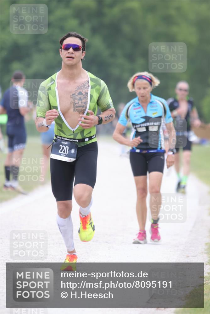 22.06.2025 - Viking Triathlon H.Heesch http://msf.ph/oto/8095191 22.06.2025 15:26:28 Laufen 220, 234 meine-sportfotos.de