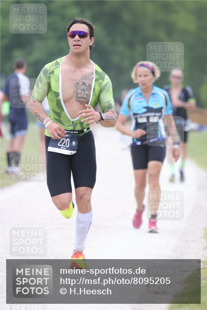 22.06.2025 - Viking Triathlon H.Heesch http://msf.ph/oto/8095205 22.06.2025 15:26:29 Laufen 220, 234 meine-sportfotos.de