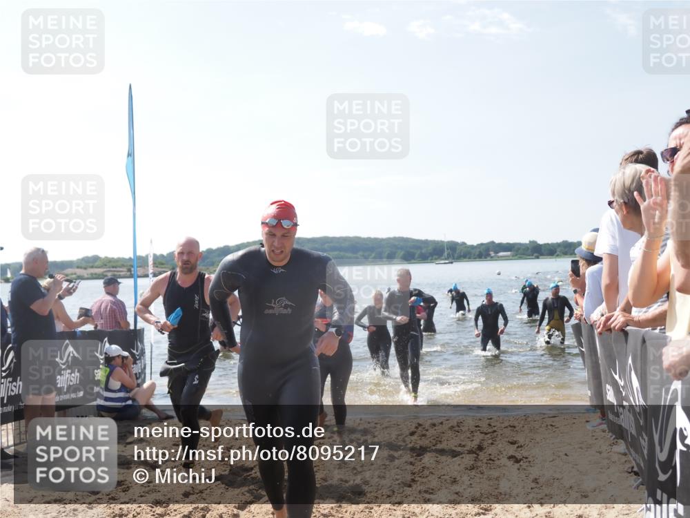 22.06.2025 - Viking Triathlon MichiJ http://msf.ph/oto/8095217 22.06.2025 10:40:47 Schwimmen 59, 235, 239, 266, 325, 361, 397, 462, 530, 655, 657 meine-sportfotos.de