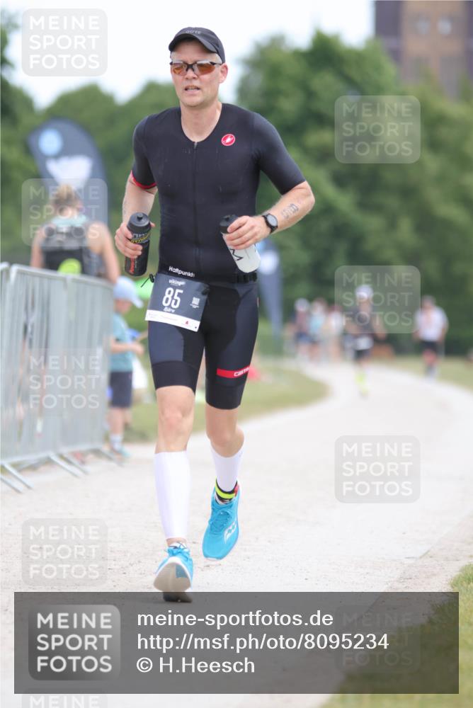 22.06.2025 - Viking Triathlon H.Heesch http://msf.ph/oto/8095234 22.06.2025 13:24:02 Laufen 85, 180, 313 meine-sportfotos.de