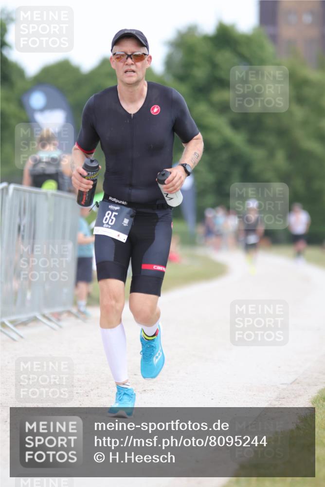 22.06.2025 - Viking Triathlon H.Heesch http://msf.ph/oto/8095244 22.06.2025 13:24:03 Laufen 85, 180 meine-sportfotos.de