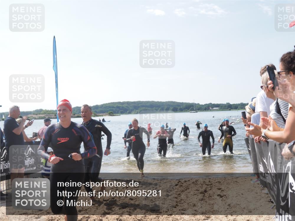 22.06.2025 - Viking Triathlon MichiJ http://msf.ph/oto/8095281 22.06.2025 10:40:49 Schwimmen 59, 235, 239, 266, 361, 397, 462, 530, 655 meine-sportfotos.de