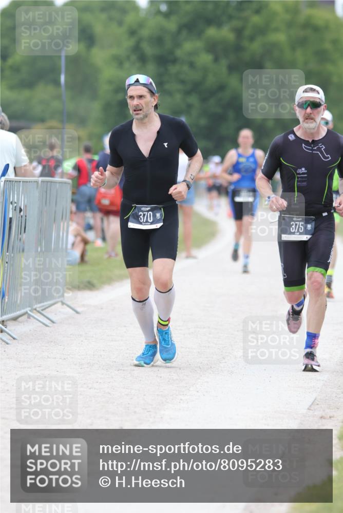 22.06.2025 - Viking Triathlon H.Heesch http://msf.ph/oto/8095283 22.06.2025 15:26:51 Laufen 370, 375 meine-sportfotos.de