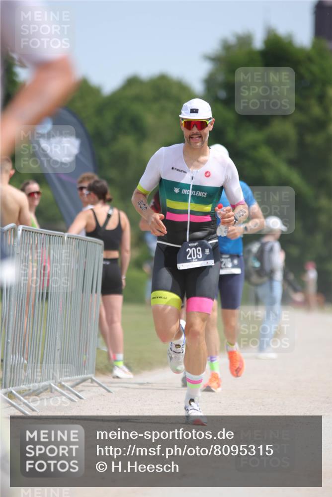 22.06.2025 - Viking Triathlon H.Heesch http://msf.ph/oto/8095315 22.06.2025 13:06:19 Laufen 209, 216, 428, 448, 506 meine-sportfotos.de