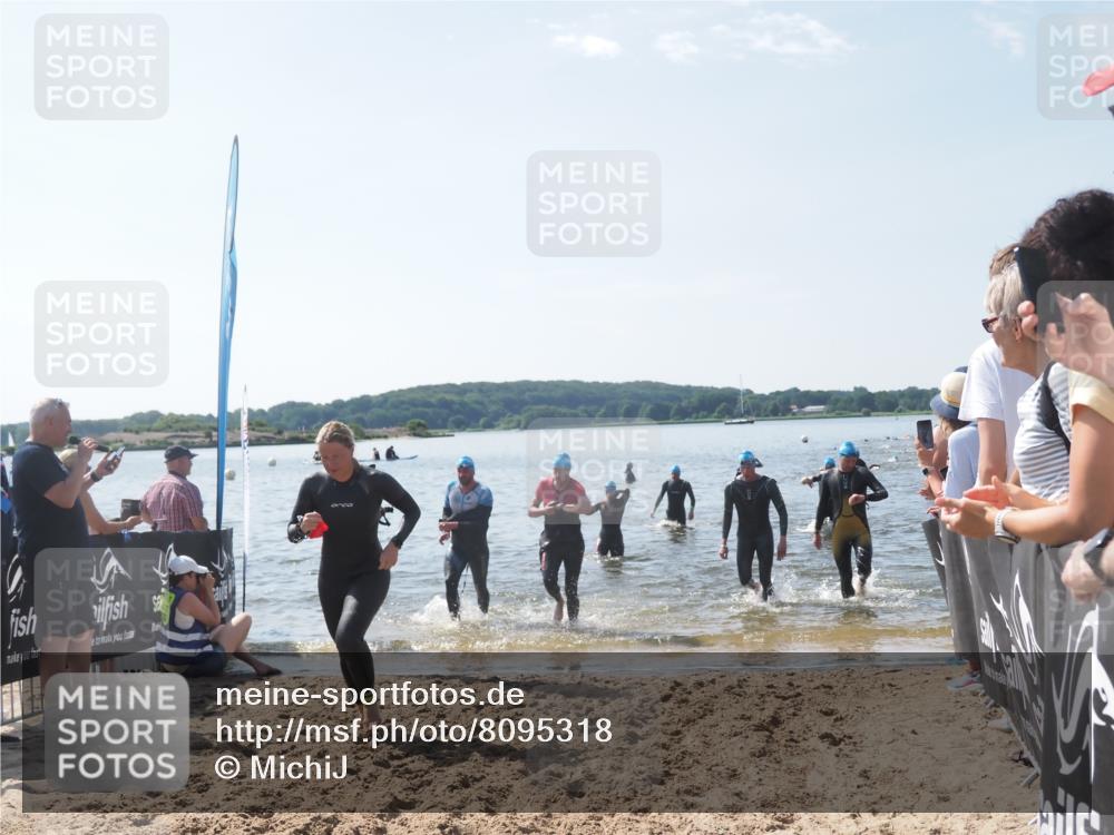 22.06.2025 - Viking Triathlon MichiJ http://msf.ph/oto/8095318 22.06.2025 10:40:50 Schwimmen 59, 235, 239, 266, 361, 397, 462, 530, 655 meine-sportfotos.de