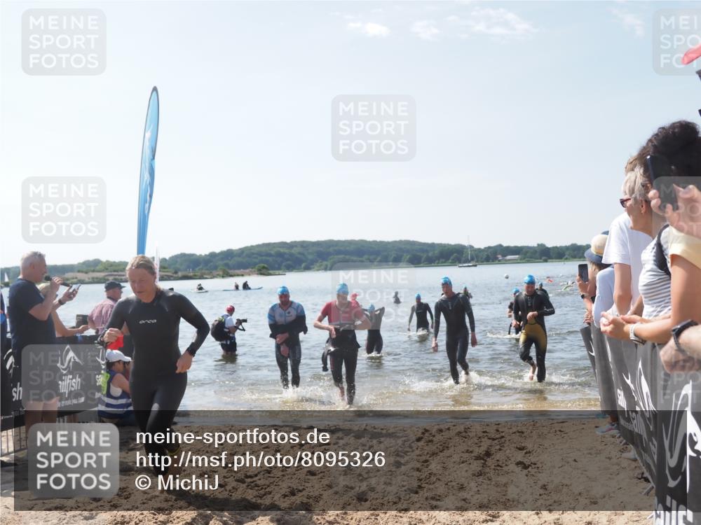 22.06.2025 - Viking Triathlon MichiJ http://msf.ph/oto/8095326 22.06.2025 10:40:51 Schwimmen 59, 235, 266, 361, 397, 462, 530, 655 meine-sportfotos.de