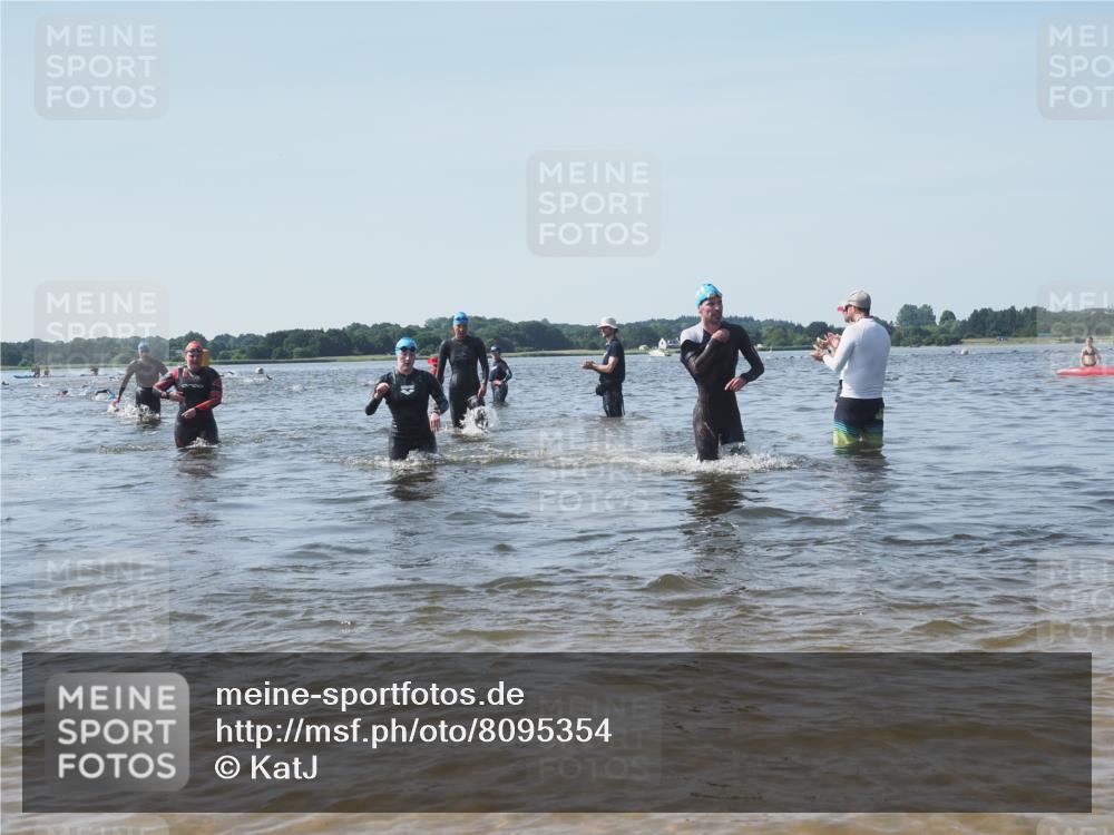 22.06.2025 - Viking Triathlon KatJ http://msf.ph/oto/8095354 22.06.2025 10:30:34 Schwimmen 13, 188, 393, 551, 651 meine-sportfotos.de