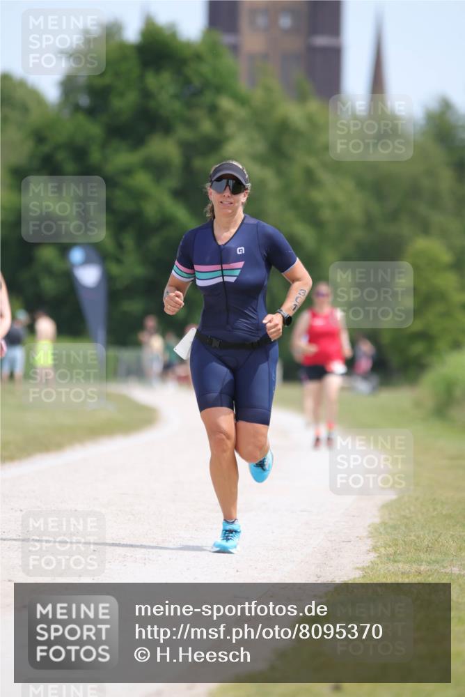 22.06.2025 - Viking Triathlon H.Heesch http://msf.ph/oto/8095370 22.06.2025 13:07:00 Laufen 301 meine-sportfotos.de