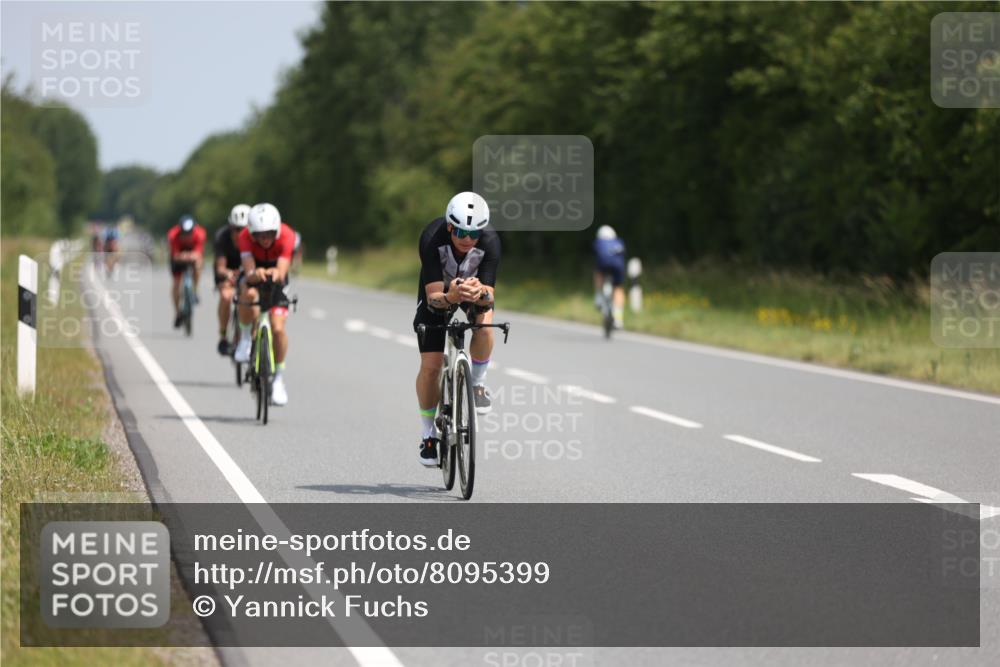 22.06.2025 - Viking Triathlon Yannick Fuchs http://msf.ph/oto/8095399 22.06.2025 11:57:58 Radfahren 5, 219, 271, 284, 294, 343, 429, 486 meine-sportfotos.de