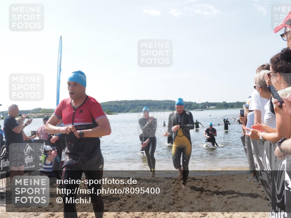 22.06.2025 - Viking Triathlon MichiJ http://msf.ph/oto/8095400 22.06.2025 10:40:54 Schwimmen 59, 266, 361, 389, 397, 462, 530 meine-sportfotos.de
