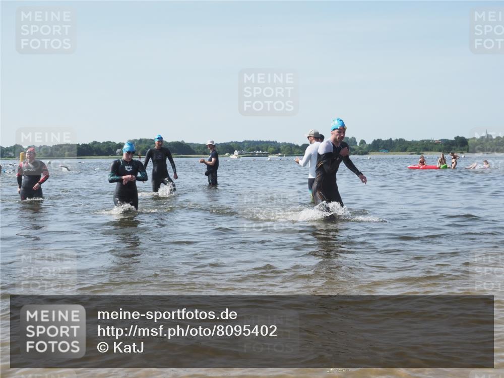 22.06.2025 - Viking Triathlon KatJ http://msf.ph/oto/8095402 22.06.2025 10:30:35 Schwimmen 13, 188, 393, 551, 651 meine-sportfotos.de