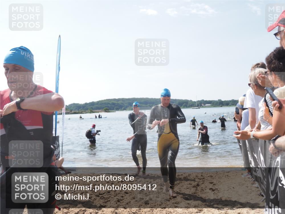 22.06.2025 - Viking Triathlon MichiJ http://msf.ph/oto/8095412 22.06.2025 10:40:54 Schwimmen 59, 266, 361, 389, 397, 462, 530 meine-sportfotos.de
