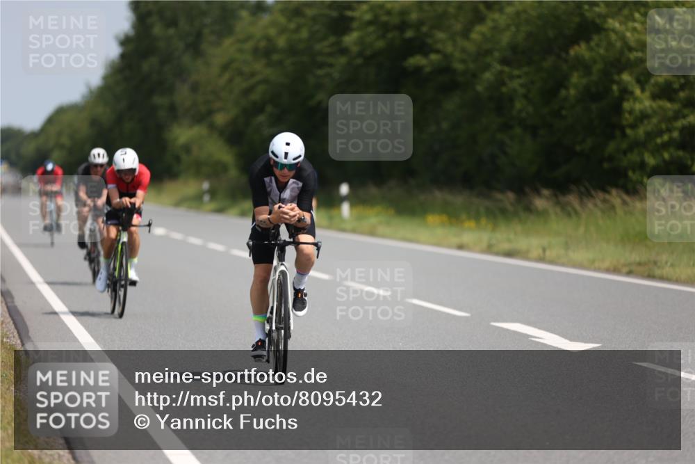 22.06.2025 - Viking Triathlon Yannick Fuchs http://msf.ph/oto/8095432 22.06.2025 11:57:58 Radfahren 5, 219, 271, 284, 294, 343, 429, 486 meine-sportfotos.de