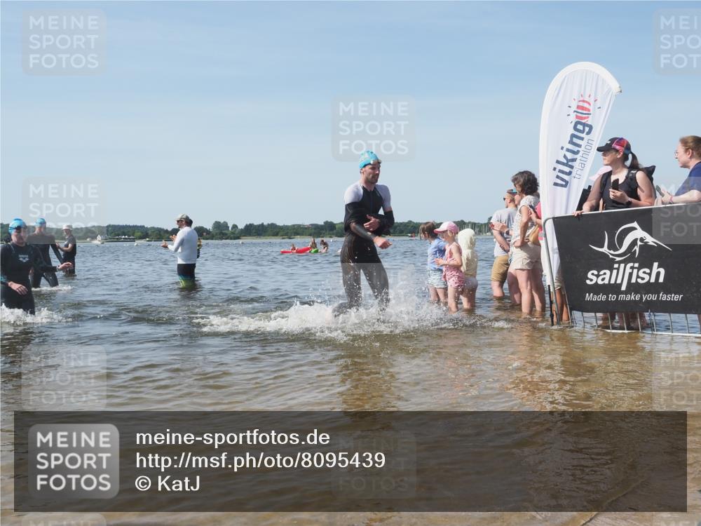 22.06.2025 - Viking Triathlon KatJ http://msf.ph/oto/8095439 22.06.2025 10:30:37 Schwimmen 13, 188, 393, 551, 630, 651 meine-sportfotos.de