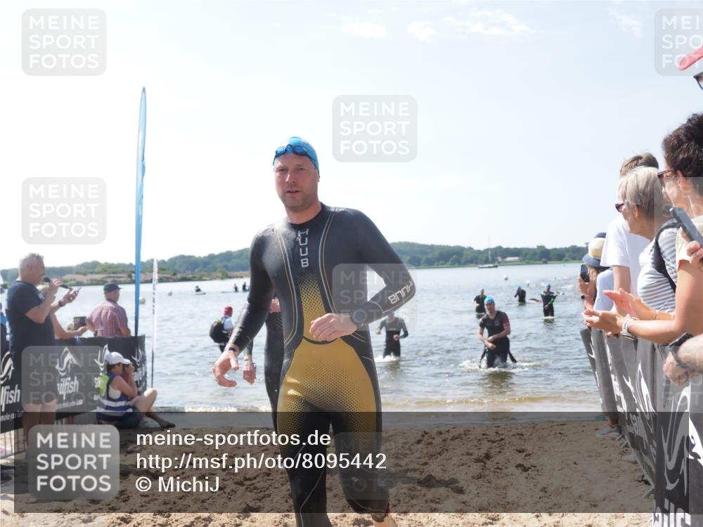 22.06.2025 - Viking Triathlon MichiJ http://msf.ph/oto/8095442 22.06.2025 10:40:56 Schwimmen 59, 153, 389, 397, 462, 530 meine-sportfotos.de