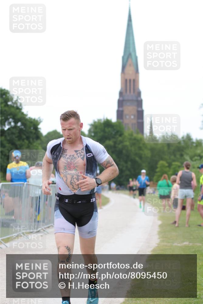 22.06.2025 - Viking Triathlon H.Heesch http://msf.ph/oto/8095450 22.06.2025 15:28:04 Laufen 76 meine-sportfotos.de