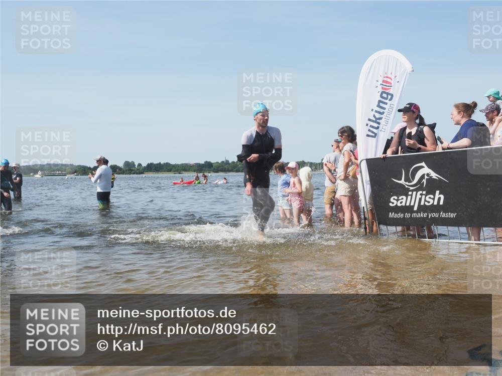 22.06.2025 - Viking Triathlon KatJ http://msf.ph/oto/8095462 22.06.2025 10:30:37 Schwimmen 13, 188, 393, 551, 630, 651 meine-sportfotos.de