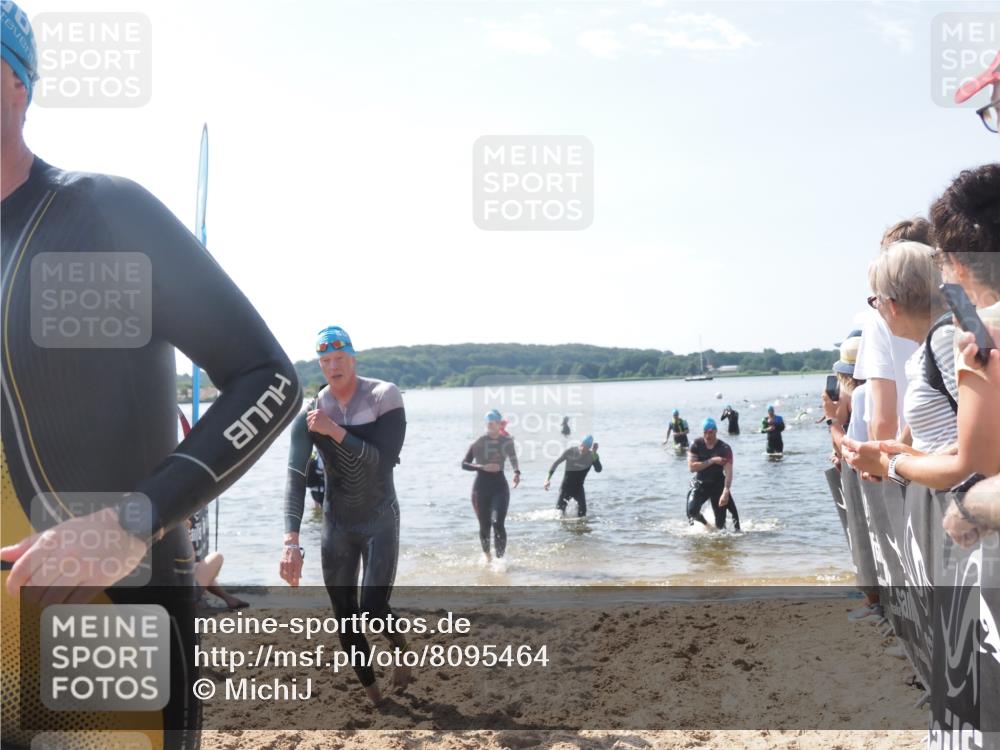 22.06.2025 - Viking Triathlon MichiJ http://msf.ph/oto/8095464 22.06.2025 10:40:56 Schwimmen 59, 153, 389, 397, 462, 530 meine-sportfotos.de