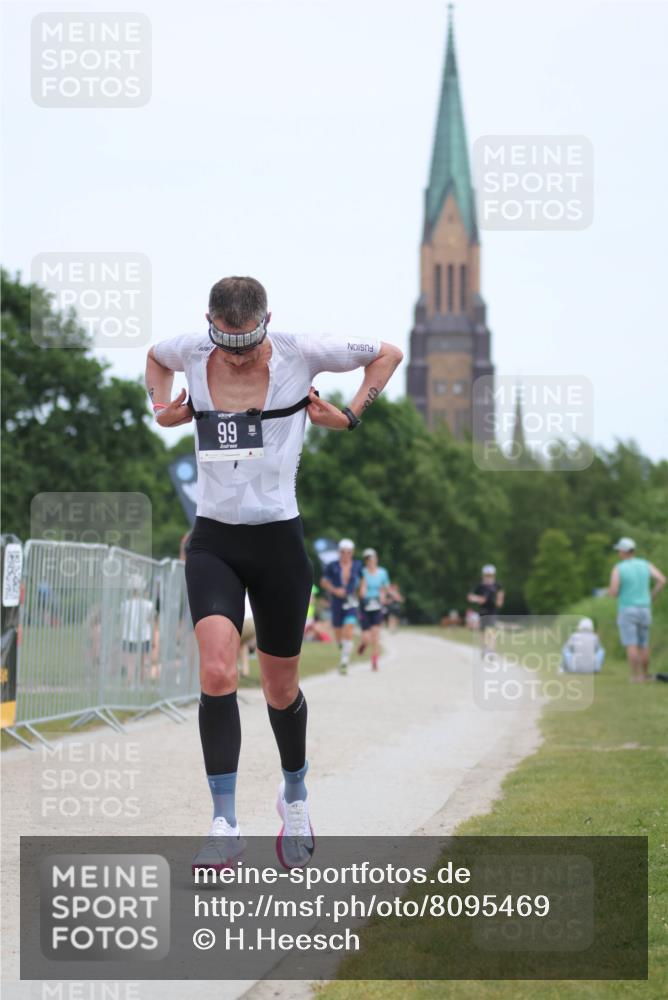 22.06.2025 - Viking Triathlon H.Heesch http://msf.ph/oto/8095469 22.06.2025 13:24:25 Laufen 99, 341 meine-sportfotos.de