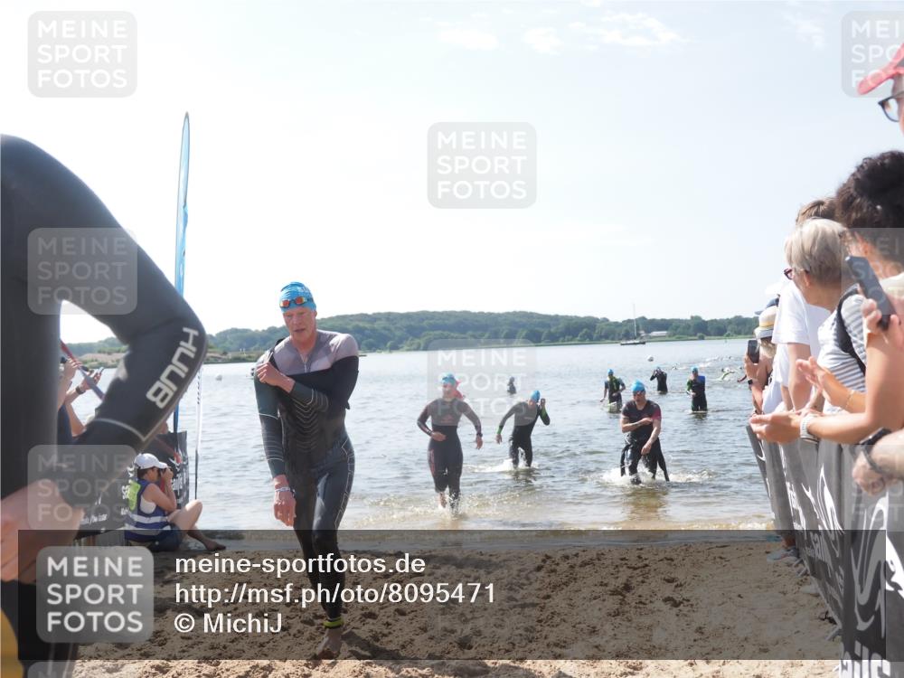 22.06.2025 - Viking Triathlon MichiJ http://msf.ph/oto/8095471 22.06.2025 10:40:56 Schwimmen 59, 153, 389, 397, 462, 530 meine-sportfotos.de