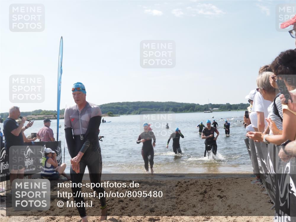 22.06.2025 - Viking Triathlon MichiJ http://msf.ph/oto/8095480 22.06.2025 10:40:57 Schwimmen 59, 153, 389, 397, 496, 530 meine-sportfotos.de