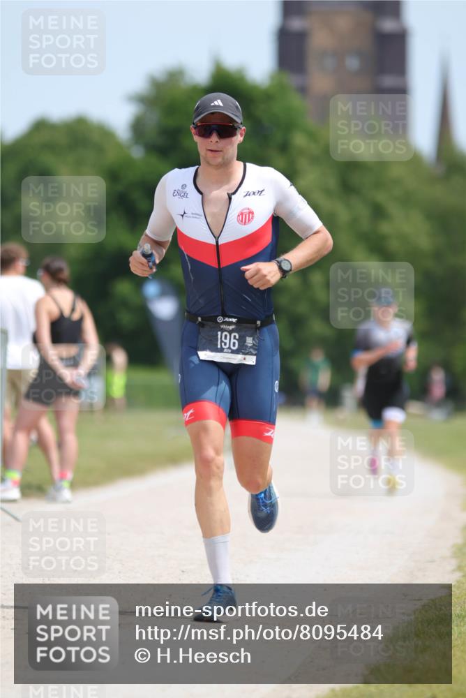 22.06.2025 - Viking Triathlon H.Heesch http://msf.ph/oto/8095484 22.06.2025 13:07:36 Laufen 12, 196 meine-sportfotos.de