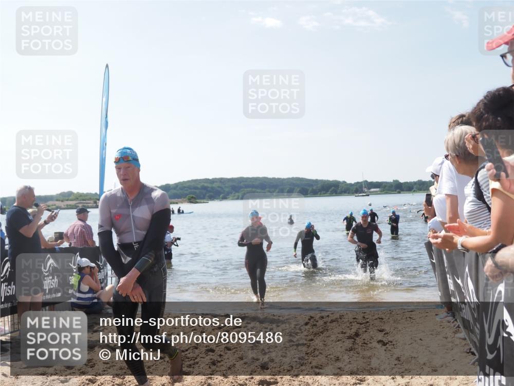 22.06.2025 - Viking Triathlon MichiJ http://msf.ph/oto/8095486 22.06.2025 10:40:57 Schwimmen 59, 153, 389, 397, 496, 530 meine-sportfotos.de