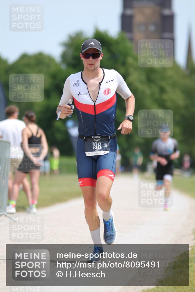 22.06.2025 - Viking Triathlon H.Heesch http://msf.ph/oto/8095491 22.06.2025 13:07:36 Laufen 12, 196 meine-sportfotos.de