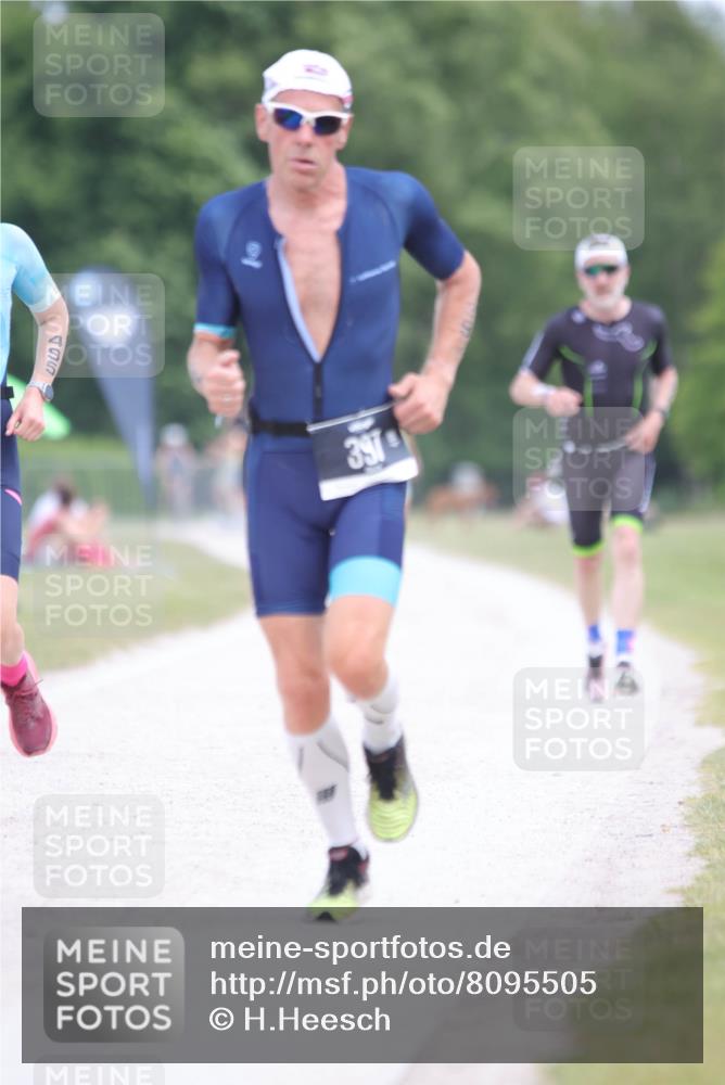 22.06.2025 - Viking Triathlon H.Heesch http://msf.ph/oto/8095505 22.06.2025 13:24:31 Laufen 375, 397, 495 meine-sportfotos.de
