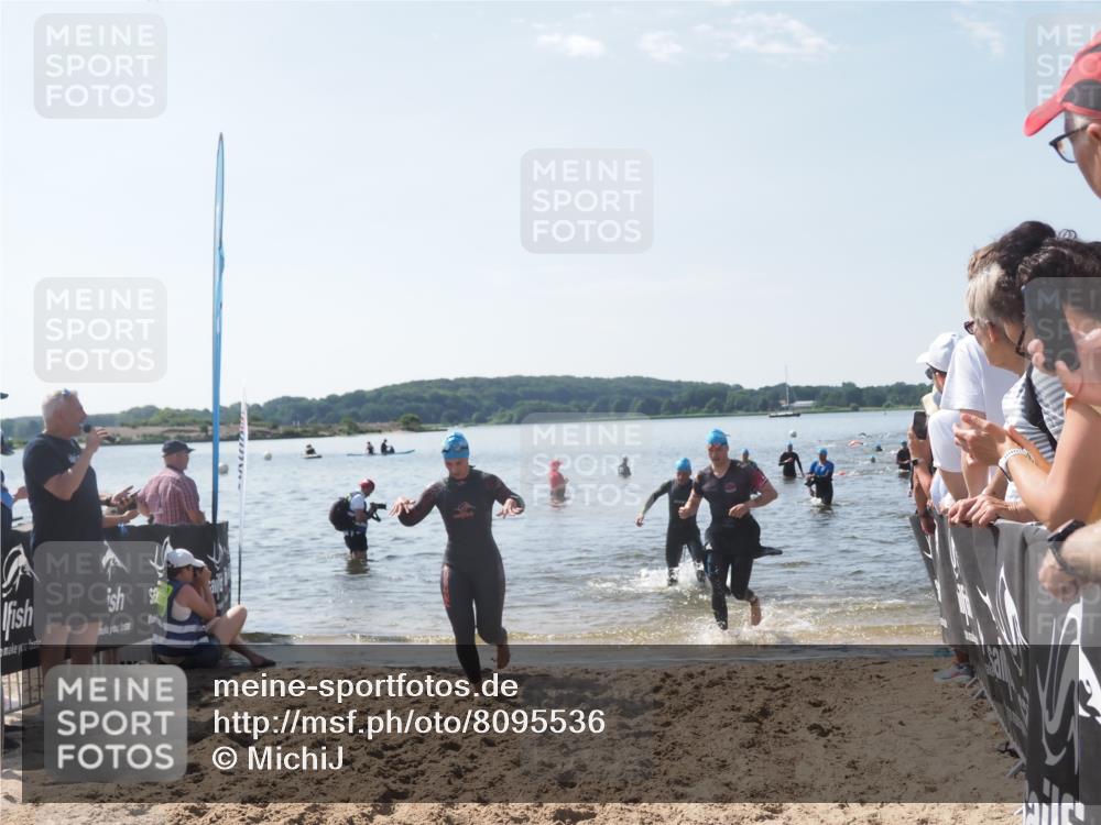 22.06.2025 - Viking Triathlon MichiJ http://msf.ph/oto/8095536 22.06.2025 10:40:58 Schwimmen 59, 153, 389, 397, 496, 530 meine-sportfotos.de