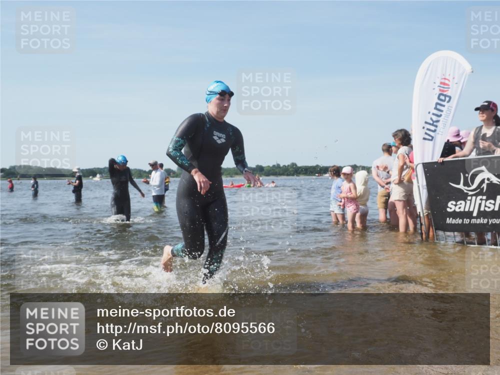 22.06.2025 - Viking Triathlon KatJ http://msf.ph/oto/8095566 22.06.2025 10:30:40 Schwimmen 13, 188, 393, 444, 551, 630, 651 meine-sportfotos.de