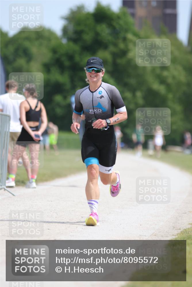 22.06.2025 - Viking Triathlon H.Heesch http://msf.ph/oto/8095572 22.06.2025 13:07:41 Laufen 12, 124, 196 meine-sportfotos.de