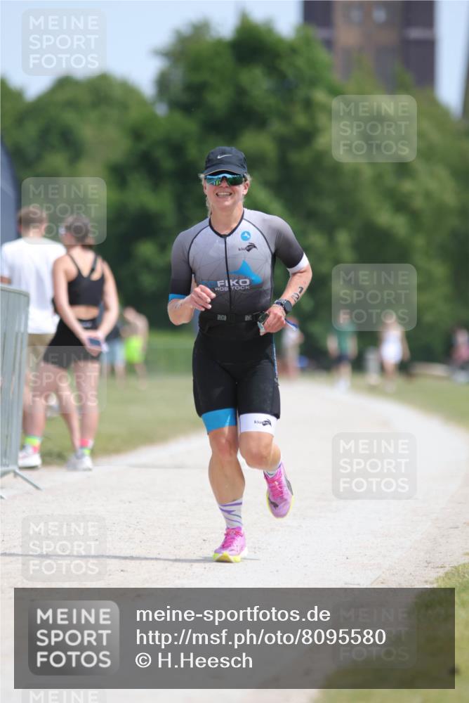 22.06.2025 - Viking Triathlon H.Heesch http://msf.ph/oto/8095580 22.06.2025 13:07:41 Laufen 12, 124, 196 meine-sportfotos.de