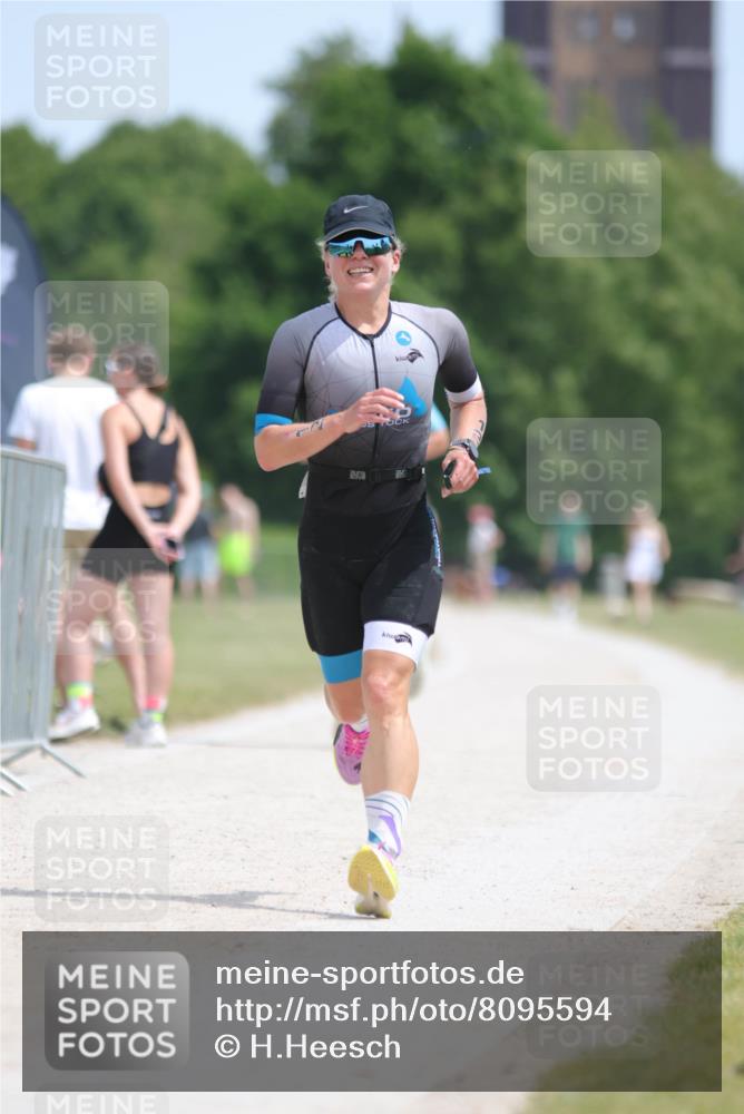 22.06.2025 - Viking Triathlon H.Heesch http://msf.ph/oto/8095594 22.06.2025 13:07:41 Laufen 12, 124, 196 meine-sportfotos.de
