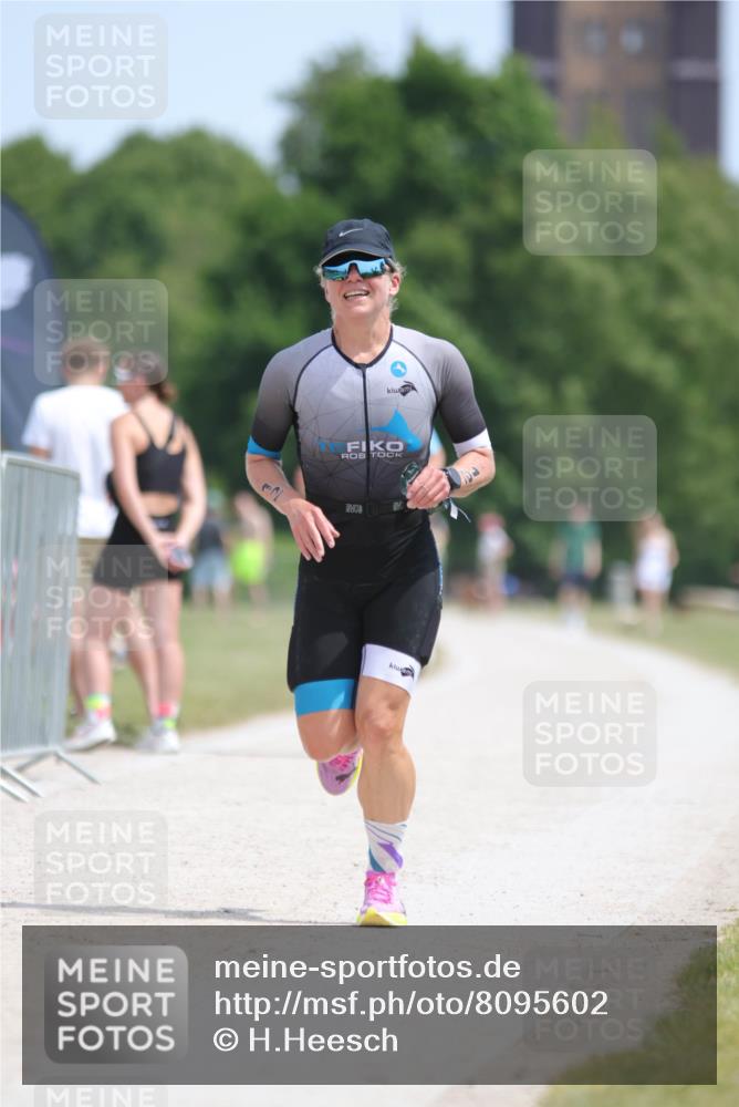 22.06.2025 - Viking Triathlon H.Heesch http://msf.ph/oto/8095602 22.06.2025 13:07:41 Laufen 12, 124, 196 meine-sportfotos.de