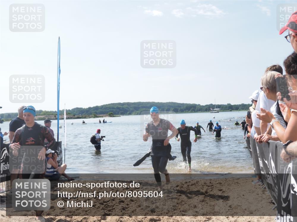 22.06.2025 - Viking Triathlon MichiJ http://msf.ph/oto/8095604 22.06.2025 10:41:00 Schwimmen 59, 153, 389, 397, 496, 530 meine-sportfotos.de