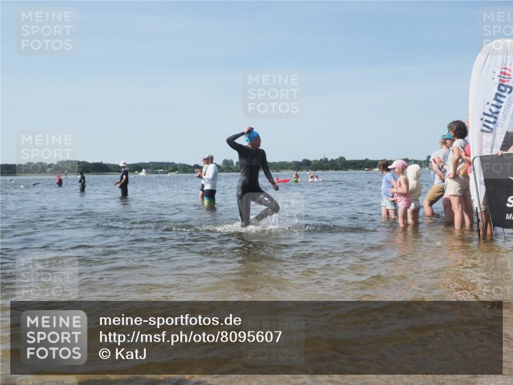 22.06.2025 - Viking Triathlon KatJ http://msf.ph/oto/8095607 22.06.2025 10:30:42 Schwimmen 13, 162, 188, 444, 551, 630, 651 meine-sportfotos.de
