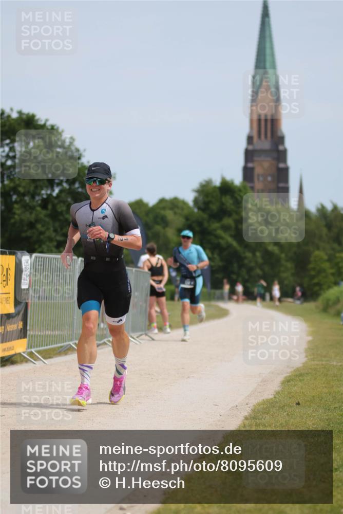 22.06.2025 - Viking Triathlon H.Heesch http://msf.ph/oto/8095609 22.06.2025 13:07:43 Laufen 12, 124, 196 meine-sportfotos.de