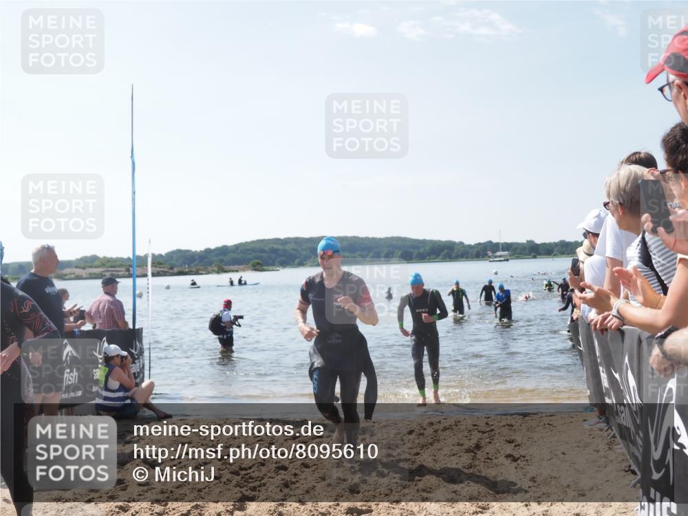 22.06.2025 - Viking Triathlon MichiJ http://msf.ph/oto/8095610 22.06.2025 10:41:00 Schwimmen 59, 153, 389, 397, 496, 530 meine-sportfotos.de