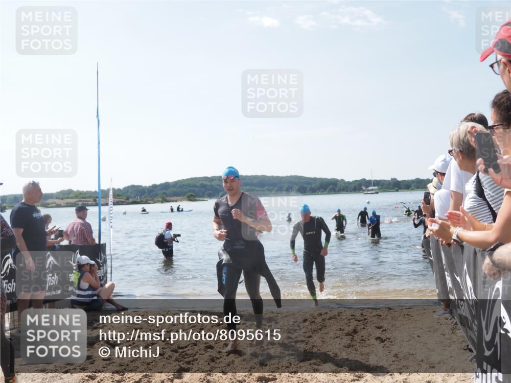 22.06.2025 - Viking Triathlon MichiJ http://msf.ph/oto/8095615 22.06.2025 10:41:00 Schwimmen 59, 153, 389, 397, 496, 530 meine-sportfotos.de