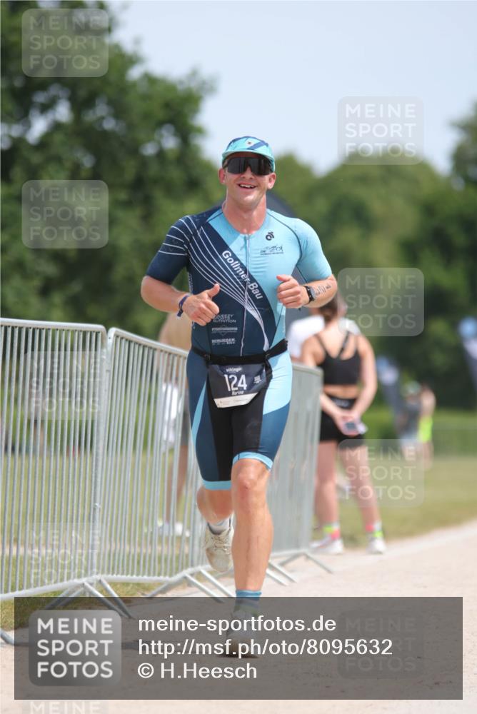 22.06.2025 - Viking Triathlon H.Heesch http://msf.ph/oto/8095632 22.06.2025 13:07:45 Laufen 12, 124 meine-sportfotos.de