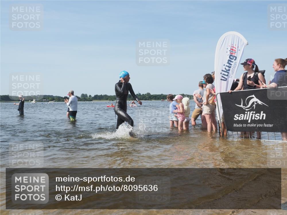 22.06.2025 - Viking Triathlon KatJ http://msf.ph/oto/8095636 22.06.2025 10:30:43 Schwimmen 13, 162, 188, 444, 551, 630, 651 meine-sportfotos.de