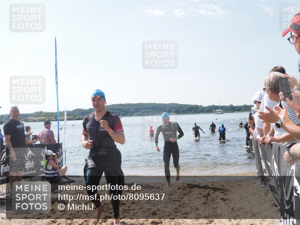 22.06.2025 - Viking Triathlon MichiJ http://msf.ph/oto/8095637 22.06.2025 10:41:01 Schwimmen 59, 153, 389, 397, 496 meine-sportfotos.de